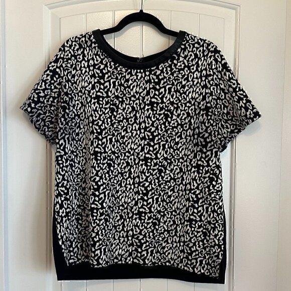 Jaclyn Smith Tops - Jaclyn Smith monochromatic short sleeve animal print black white blouse XL